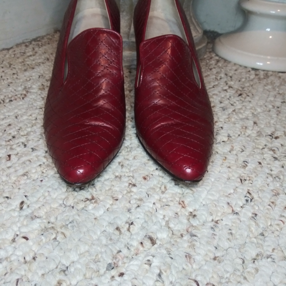 Bally Vintage "Cupid" Ruby Red Quilted Leather Edwardian Style Pumps - Picture 8 of 15